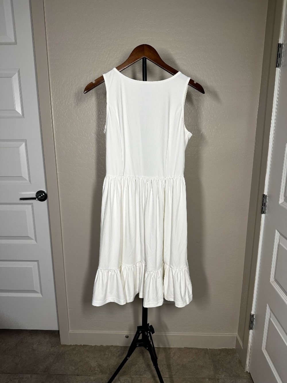 White Deep V Bow Ruffle Dress Size Large